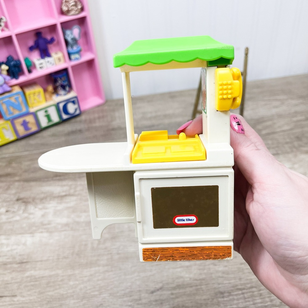 Vintage Little Tikes Dollhouse Kitchen Island Cafe Stand Yellow Phone
